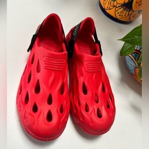 Skechers Boy  Sandals / Size 4 / Red